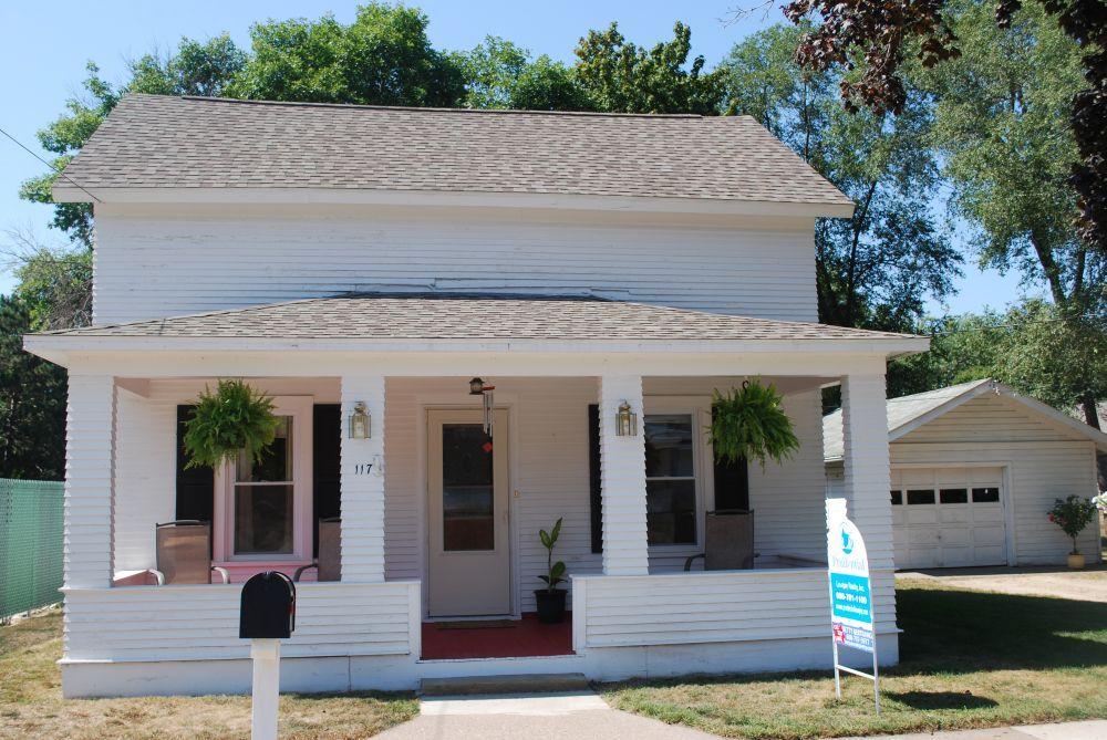 117 N 8th Ave, Onalaska, WI 54650