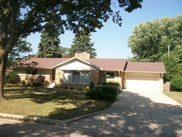 9896 W Argonne Dr, Wauwatosa, WI 53222