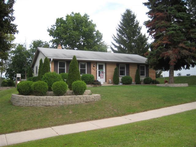 360 S Colonial Pkwy, Saukville, WI 53080