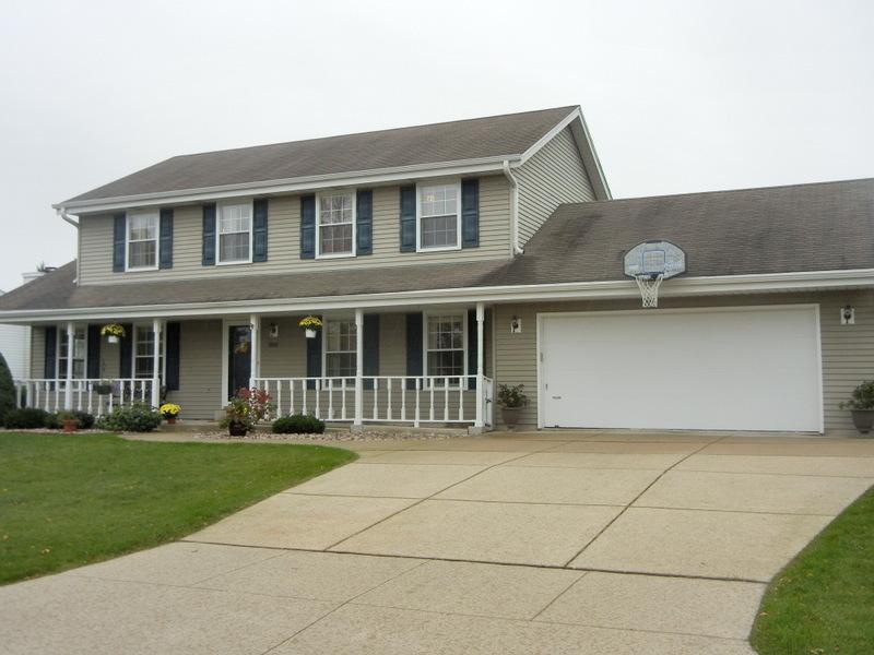 8811 W Travis Ln, Franklin, WI 53132