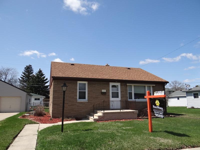 326 Mertens Ave, Racine, WI 53405