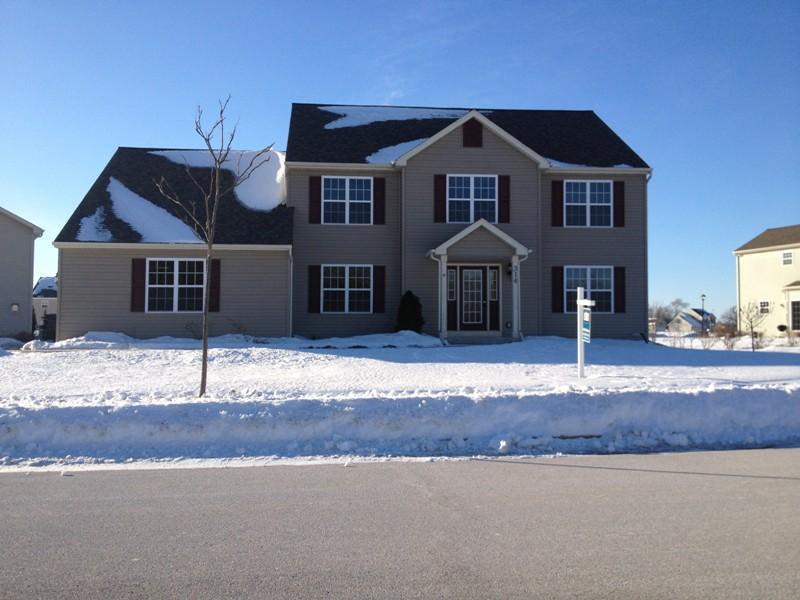 314 Brookview Dr, West Bend, WI 53095