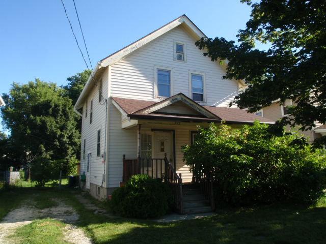 712 W College Ave, Waukesha, WI 53186