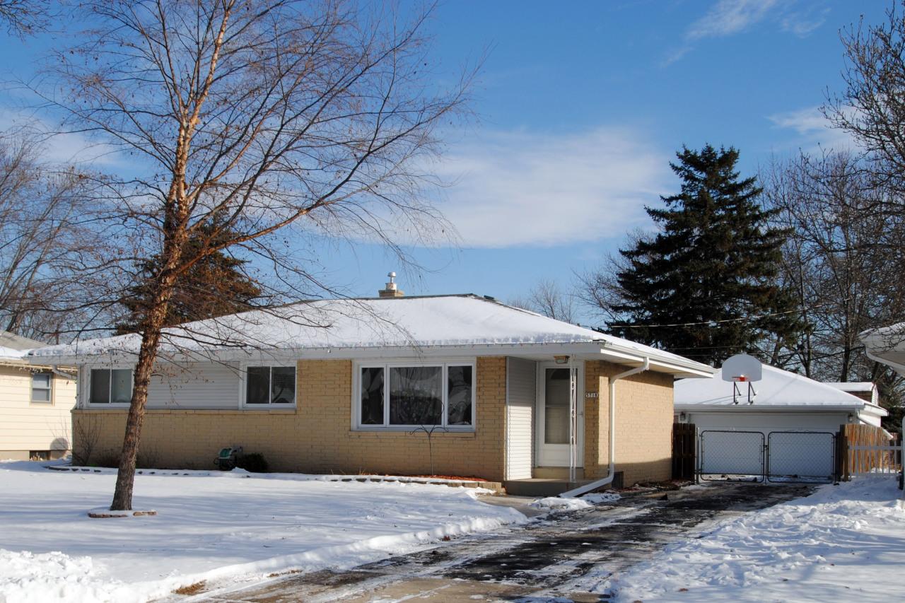 5718 S 39th St., Milwaukee, WI 53221