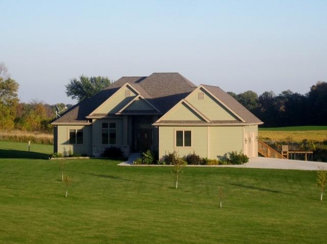 9186 Lake Bernice Dr., Wayne, WI 53002