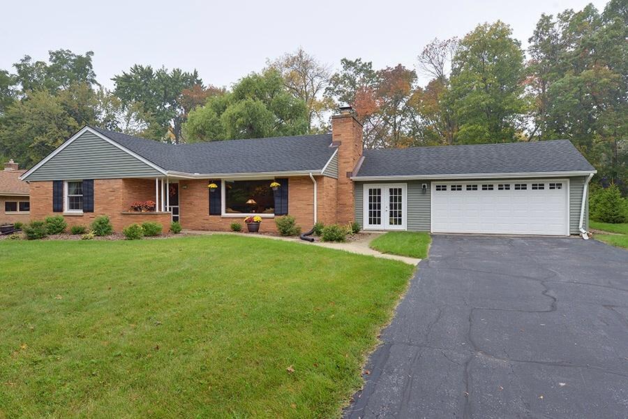 2511 N 117th St, Wauwatosa, WI 53226