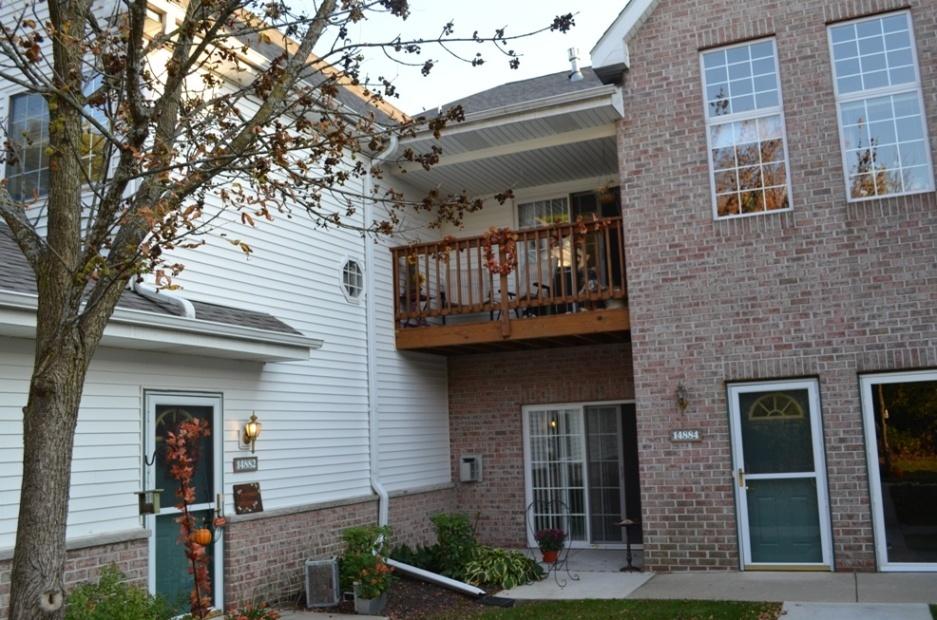 14882 W Arrowhead Ln, New Berlin, WI 53151