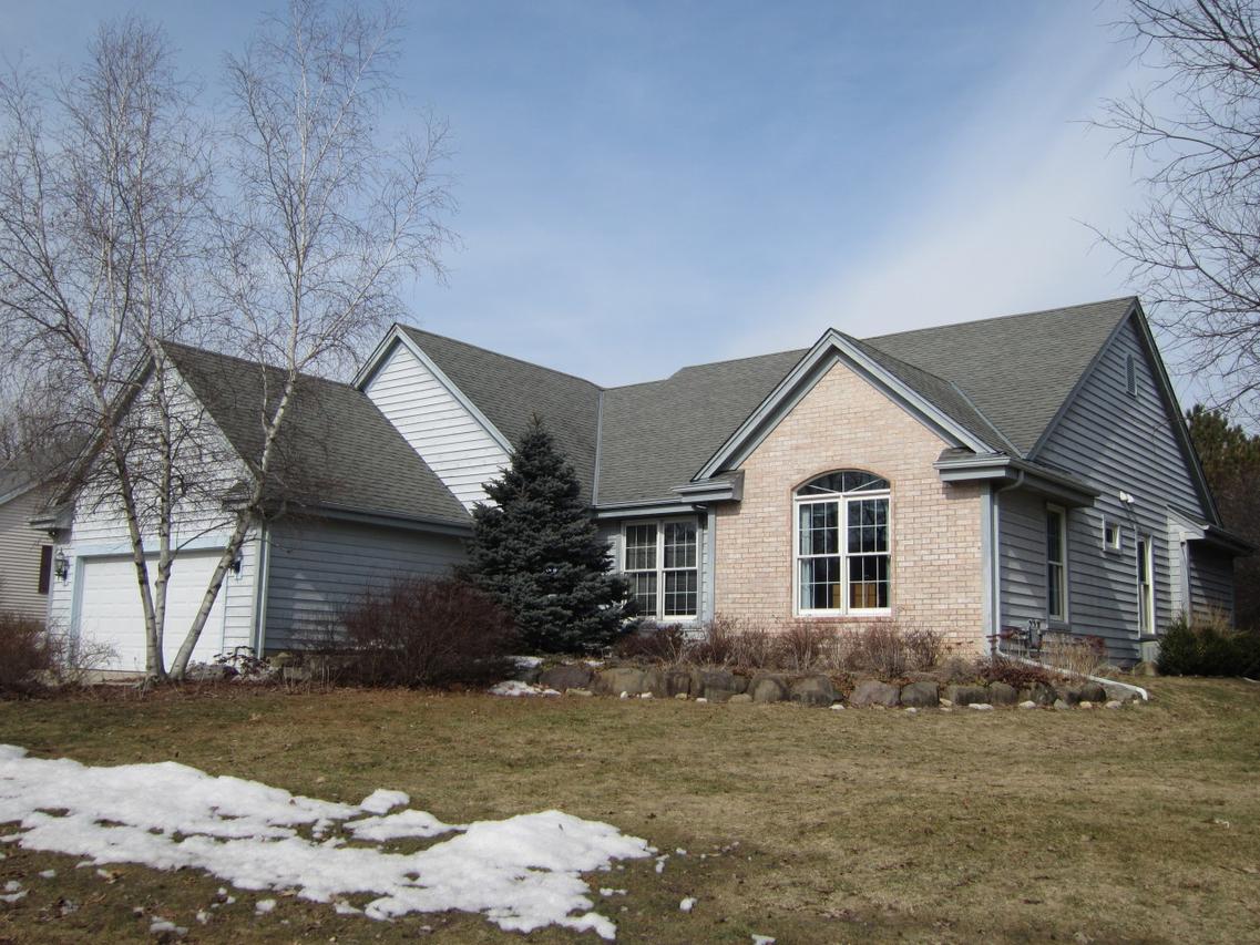 822 Lynnewood Dr. #Dr, Waukesha, WI 53188