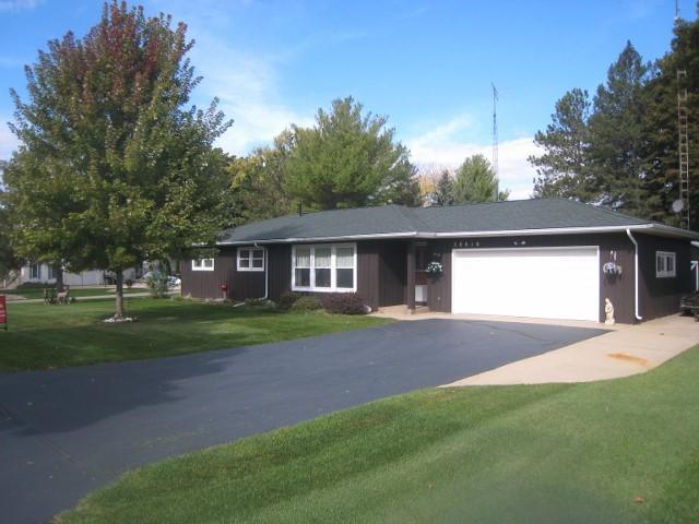 38818 90th St, Randall, WI 53105