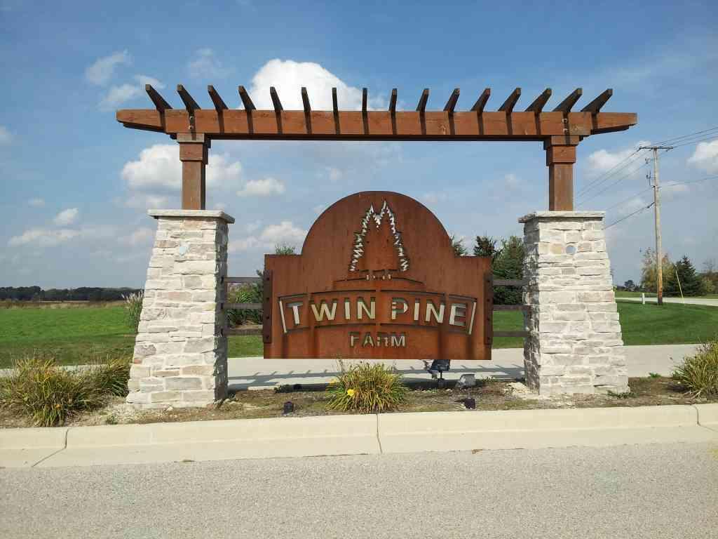 N85W27813 Hawksview Ct, Lisbon, WI 53029