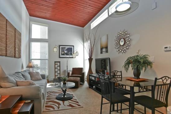 1580 N Farwell Ave #303, Milwaukee, WI 53202