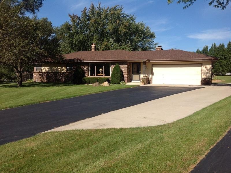 4375 S Hearthside Dr, New Berlin, WI 53151
