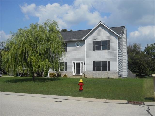 1422 W Mario Ln, Oak Creek, WI 53154