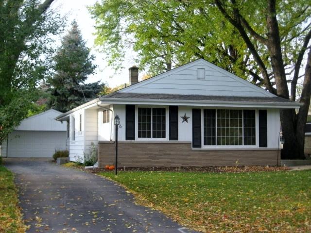 9716 W Palmetto Ave, Wauwatosa, WI 53222