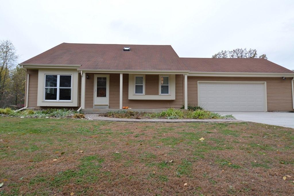 W313S6637 Spring Dr, Mukwonago, WI 53149