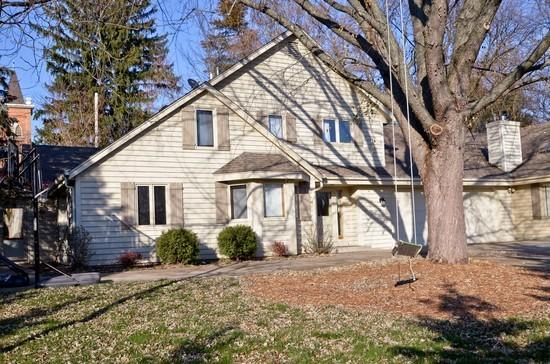 7506 W Willowbrook Ct, Mequon, WI 53092