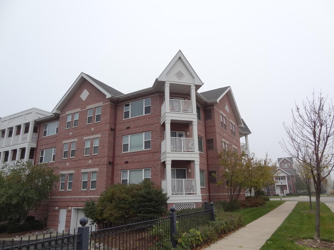 316 56th St #304, Kenosha, WI 53140