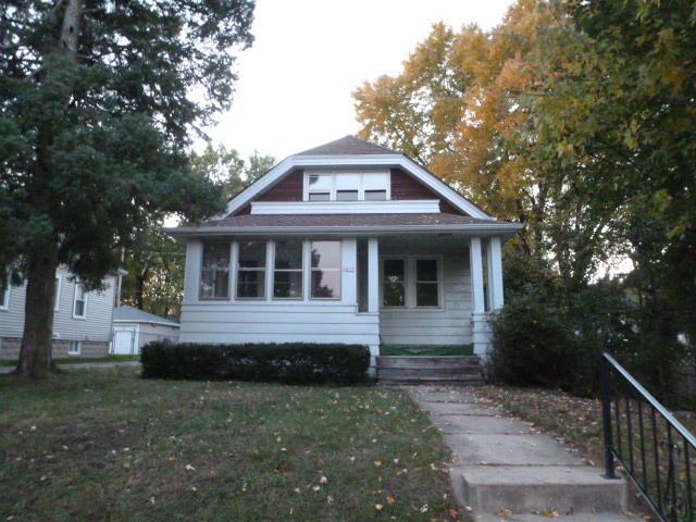 1035 S 90th St, West Allis, WI 53214