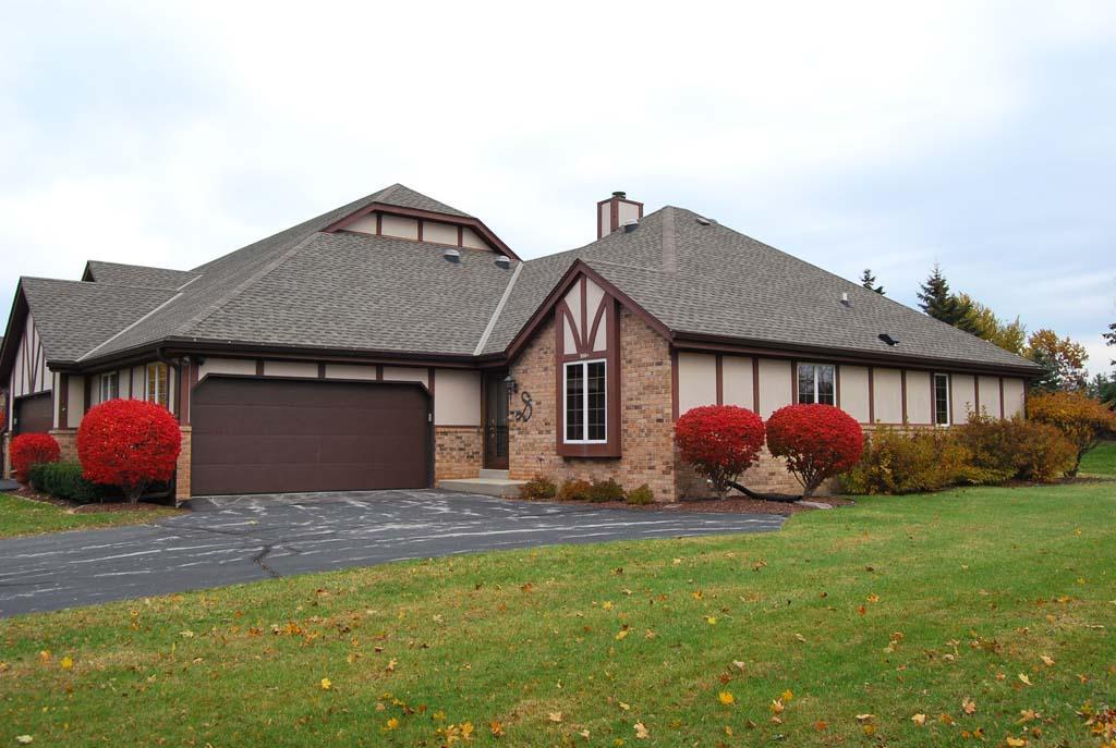 850 Oakwood Ln. #D, Brookfield, WI 53045