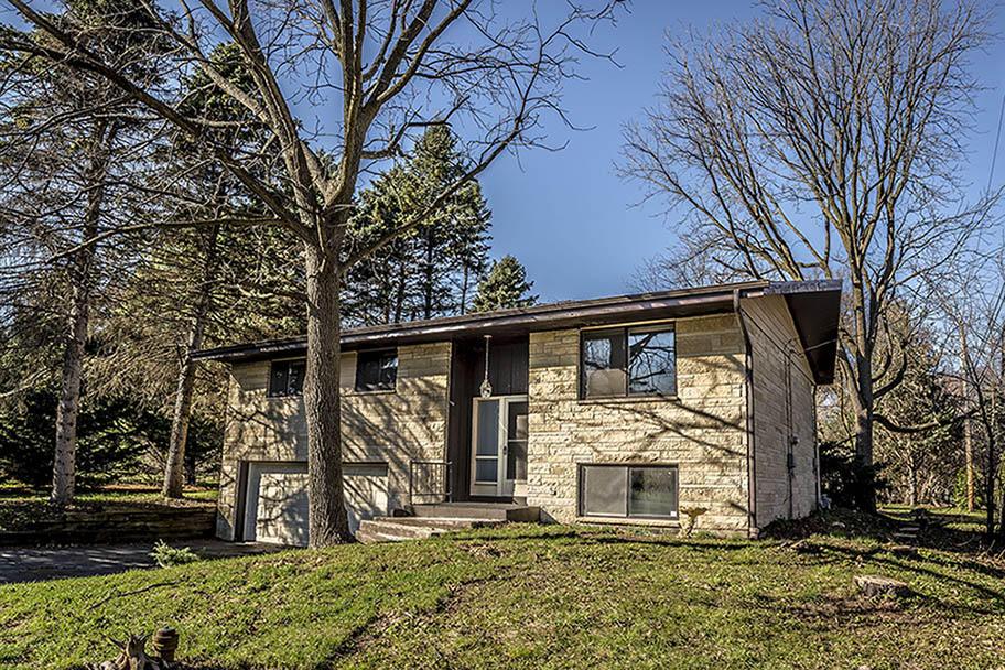 9636 W Forest Home Ave, Hales Corners, WI 53130