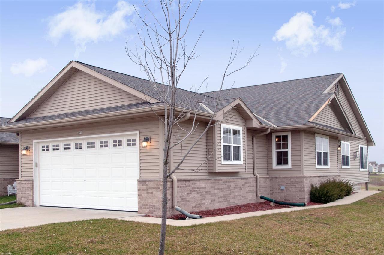 789 Acadia Ave, West Bend, WI 53095