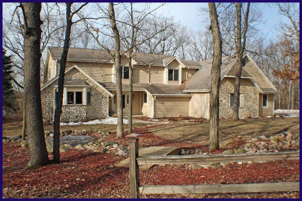 520 Wildwood Rdg, Richfield, WI 53017