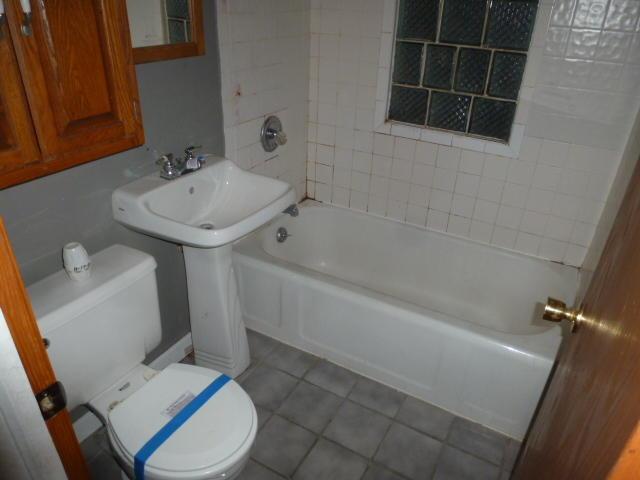 2835 S 91st St, West Allis, WI 53227