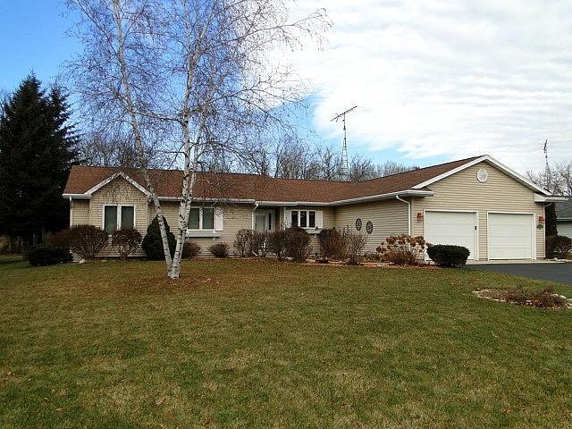 6172 Oak Brook Dr., Lyons, WI 53105