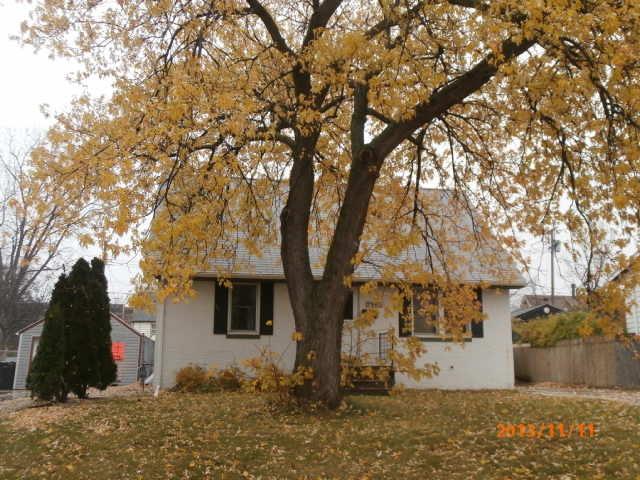 726 S 101st St, West Allis, WI 53214