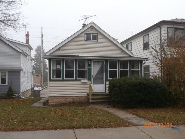 646 S 68th St, Milwaukee, WI 53214