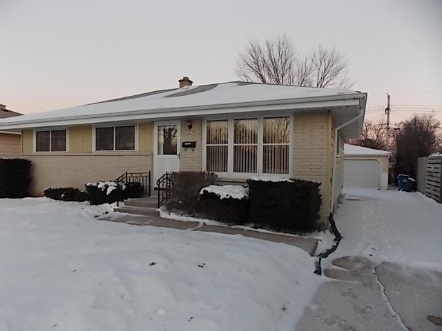 2807 Loraine Ave, Racine, WI 53404