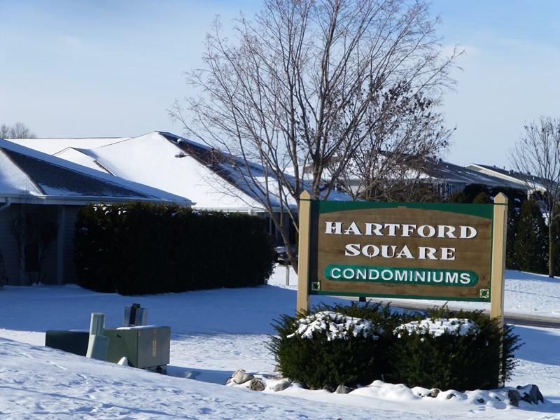 310 Hartford Sq., Hartford, WI 53027