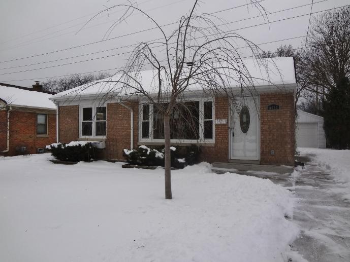 5654 N Dexter Ave, Glendale, WI 53209