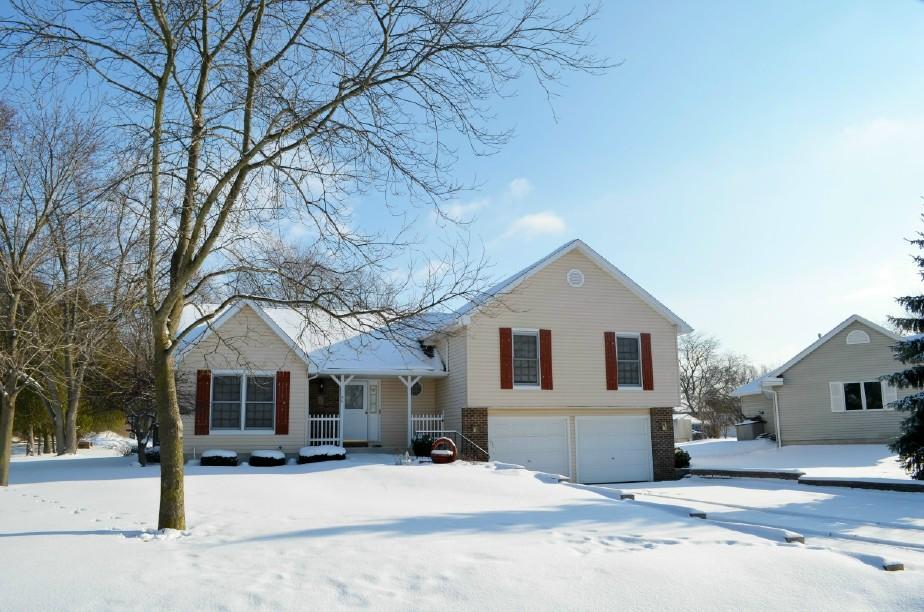 1196 N School St, Silver Lake, WI 53170