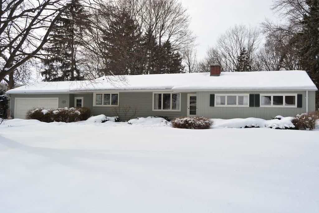 6801 N Ironwood Ln, Glendale, WI 53217