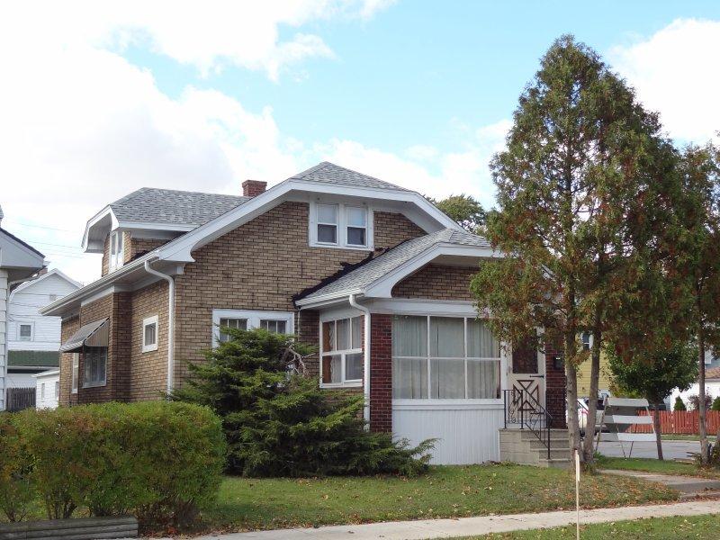 2062 Green St, Racine, WI 53402