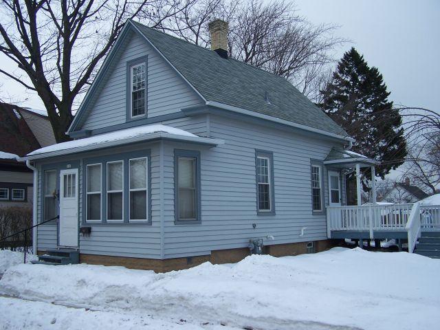 122 S High St, Port Washington, WI 53074