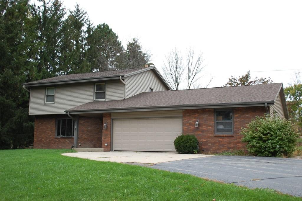 9211 S 92nd St, Franklin, WI 53132