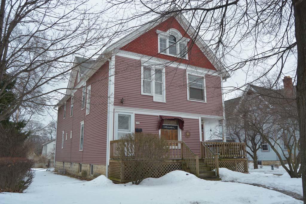 1754 N 74th St, Wauwatosa, WI 53213