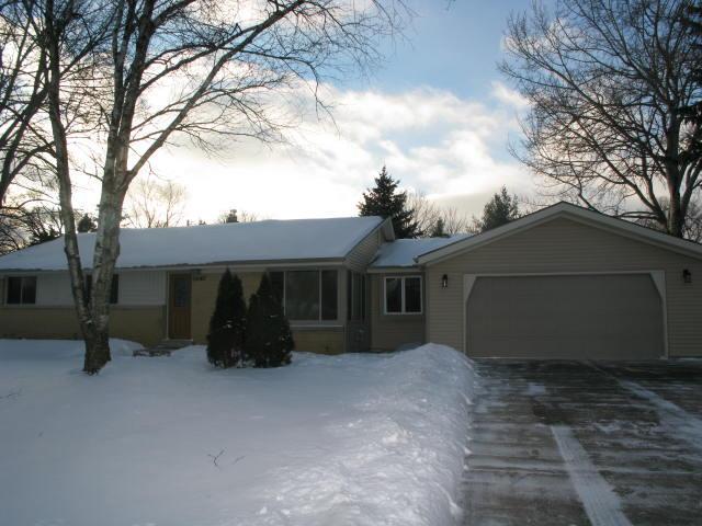 5345 S Nicolet Dr, New Berlin, WI 53151