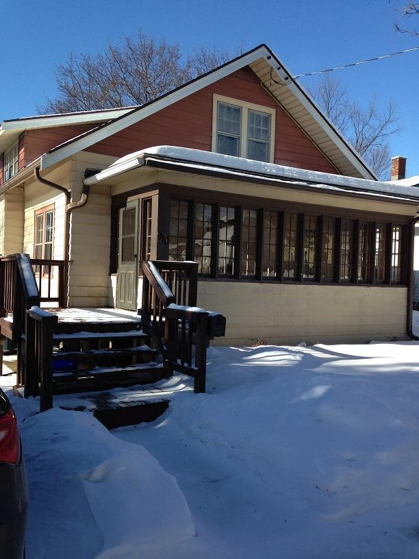 910 N Greenfield Ave, Waukesha, WI 53186