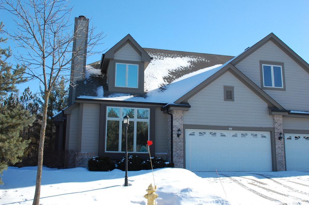 541 Country Crest Ln., Waukesha, WI 53188