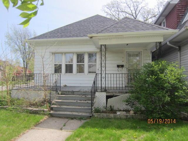 2202 S 67th Pl, West Allis, WI 53219