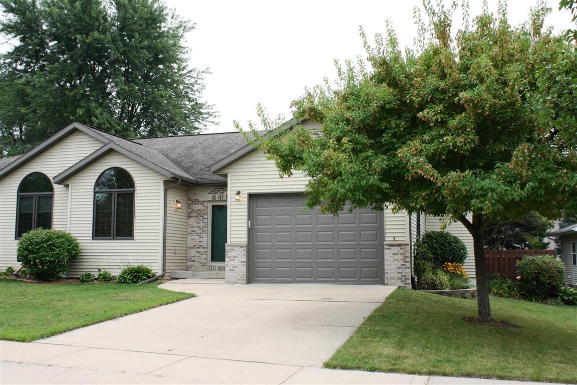 616 W Madison Ave, Jefferson, WI 53549