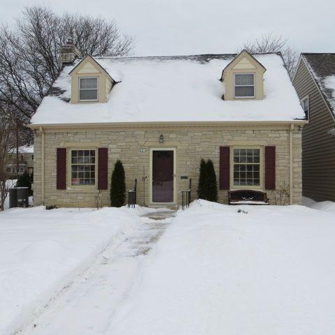 2478 N 89th St., Wauwatosa, WI 53226