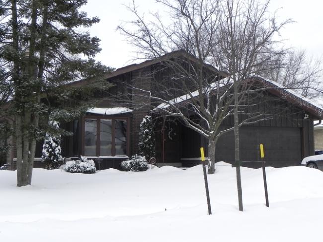 9808 W Tripoli Ave, Milwaukee, WI 53228