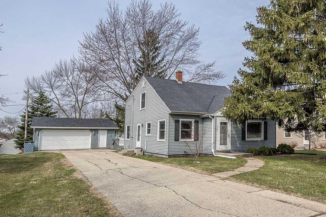 4341 Glenway St, Wauwatosa, WI 53222
