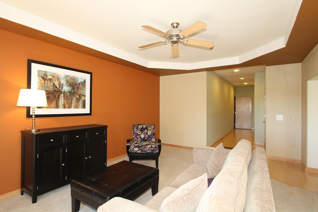 3710 N Oakland Ave #106, Shorewood, WI 53211