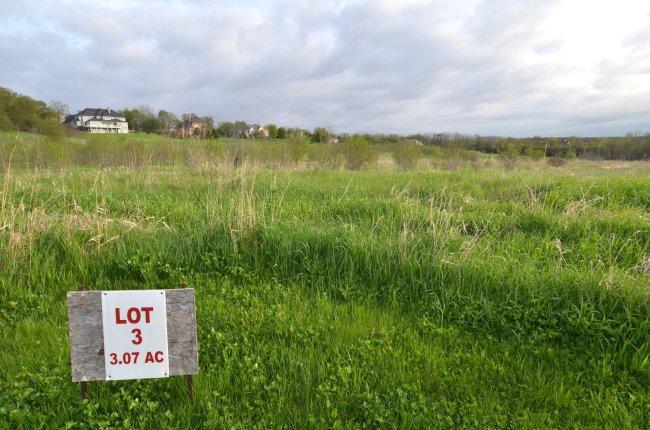 Lt3 Holiday Rd, Genesee, WI 53189