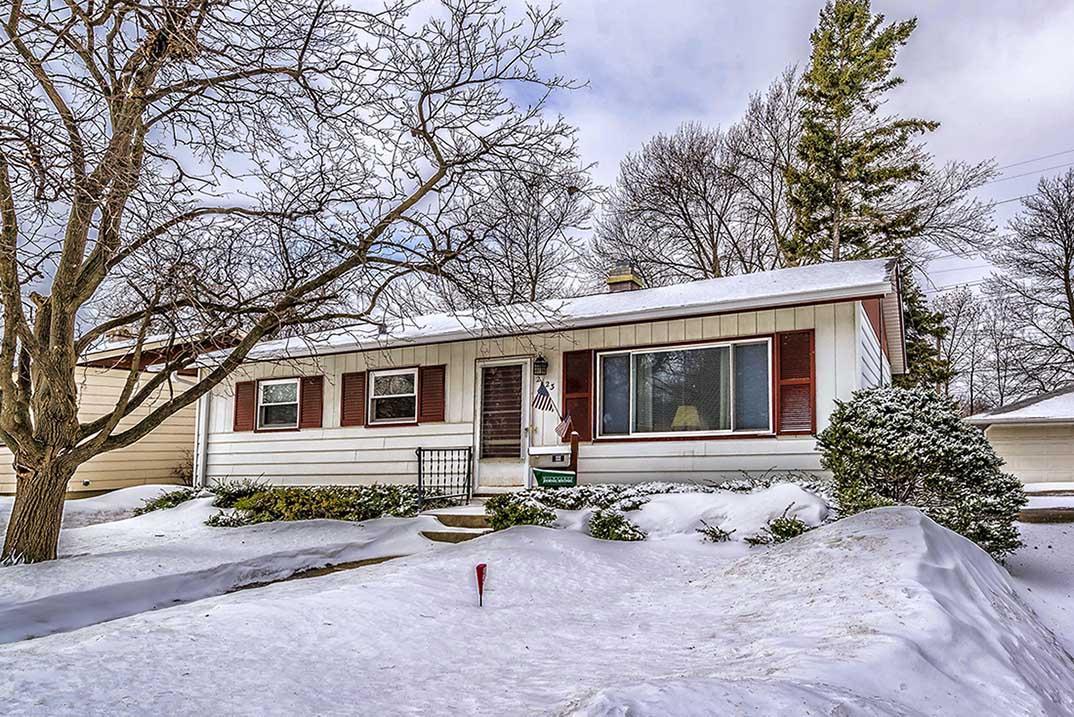 2123 S 99th St., West Allis, WI 53227